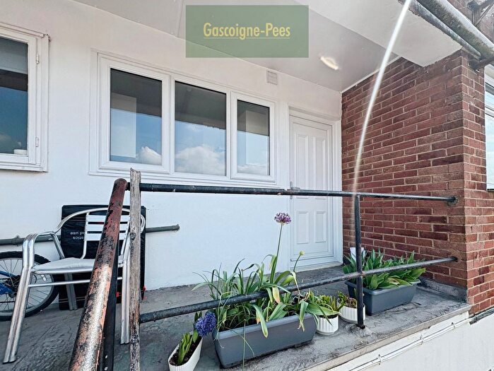 2 Bedroom Property To Rent In Church Street, Weybridge, KT13