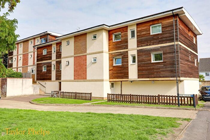 1 Bedroom Apartment For Sale In Vine Court, Ware - Chain Free, SG12