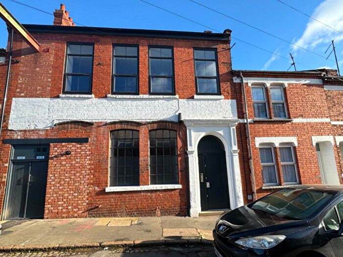 2 Bedroom Apartment To Rent In Artizan Road, Abington, Northampton, NN1