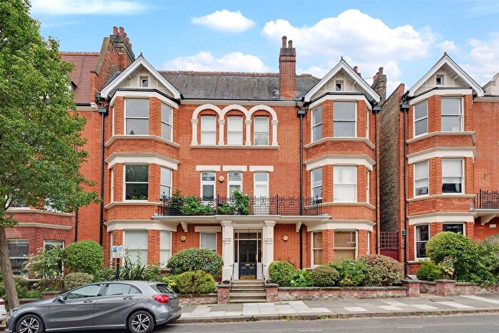 3 Bedroom Flat For Sale In Antrim Road, Belsize Park, NW3