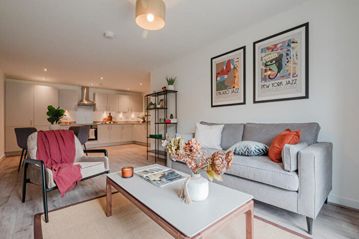 2 Bedroom Apartment To Rent In Brick Kiln Road, Manchester, M12
