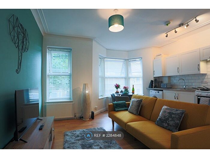 2 Bedroom Flat To Rent In Wesley Road, Southend-On-Sea, SS1