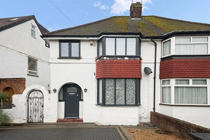 3 Bedroom Semi Detached House For Sale In Roundways, Ruislip, HA4