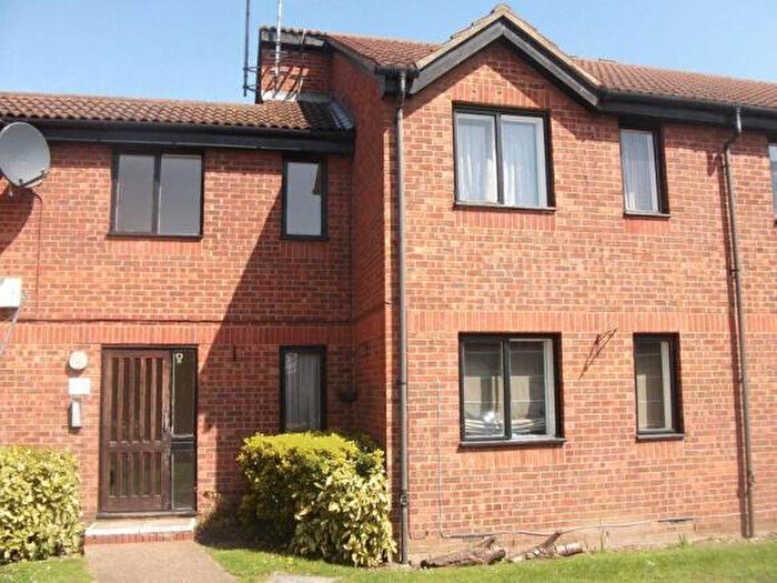 1 Bedroom Flat To Rent In Oakley Close, Grays, Essex, RM20