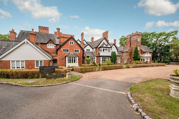 3 Bedroom Flat To Rent In Devey Close, Coombe, Kingston Upon Thames, KT2