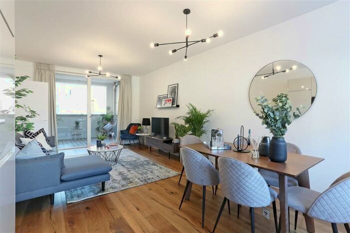 2 Bedroom Flat To Rent In Sugar House Lane Sugar House Island, E15