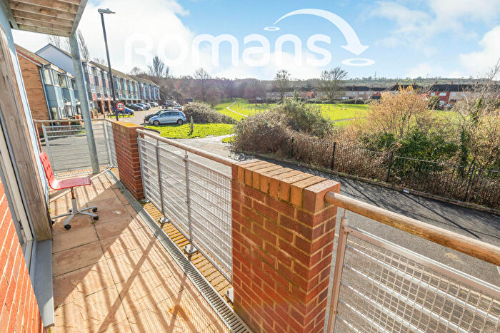 2 Bedroom Flat To Rent In The Groves, Bristol, BS13