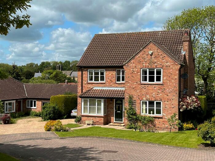 4 Bedroom Detached House For Sale In Wold Rise, Sancton, York, YO43