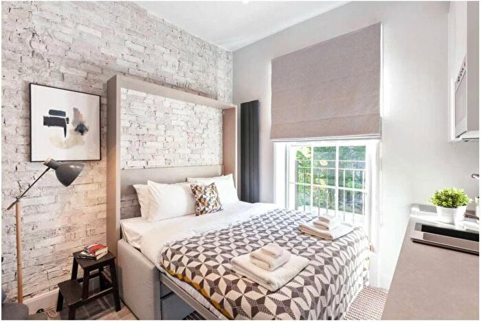 Flat To Rent In Oakley Square, Camden Town, NW1