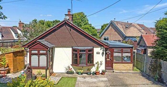 1 Bedroom Detached Bungalow For Sale In Montana, Bannister Green, Felsted, Essex, CM6