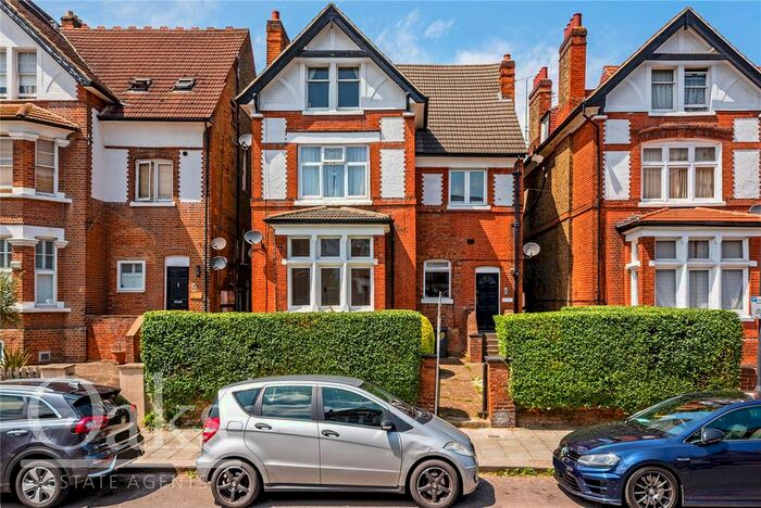 2 Bedroom Flat To Rent In Gleneagle Road, London, SW16