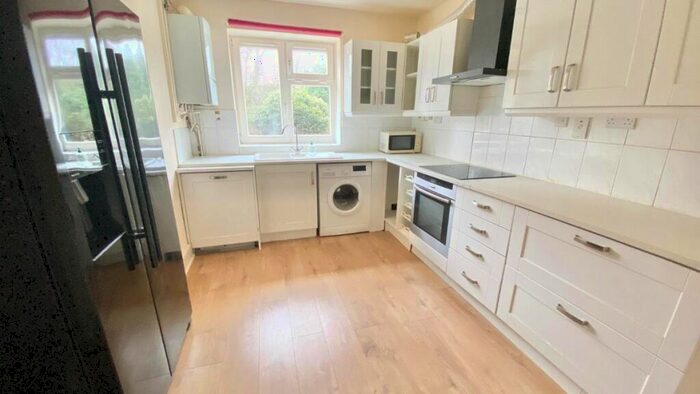 2 Bedroom Apartment To Rent In Broadhurst Gardens, South Hamsptead, Finchley Road, London, NW6
