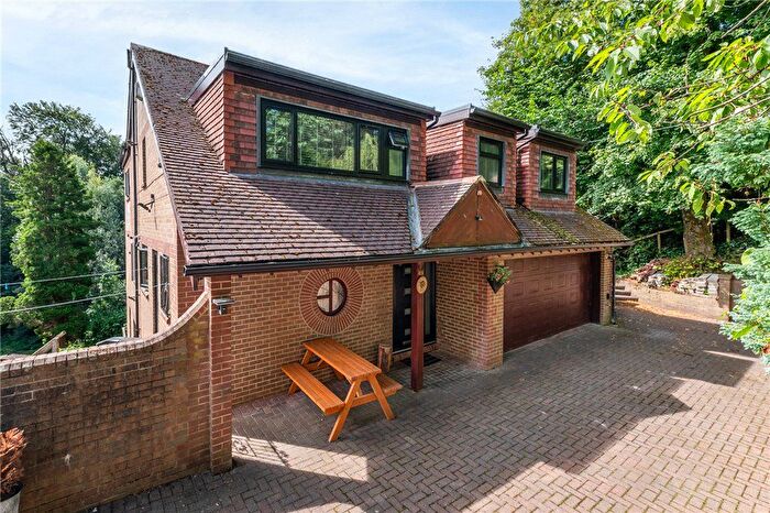 7 Bedroom Detached House For Sale In Chellow Lane, Bradford, West Yorkshire, BD9