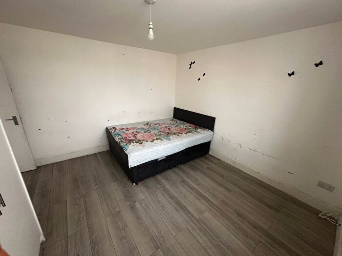 1 Bedroom Flat To Rent In Fisher Close, Greenford, UB6
