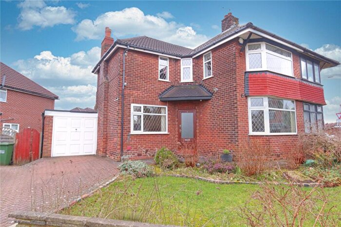 3 Bedroom Semi-Detached House For Sale In Fairview Road, Denton, Manchester, Greater Manchester, M34