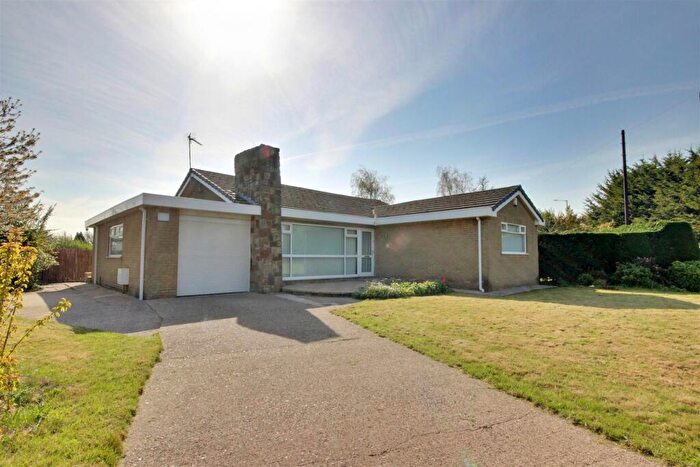 3 Bedroom Detached Bungalow For Sale In Thearne Lane, Woodmansey, Beverley, HU17