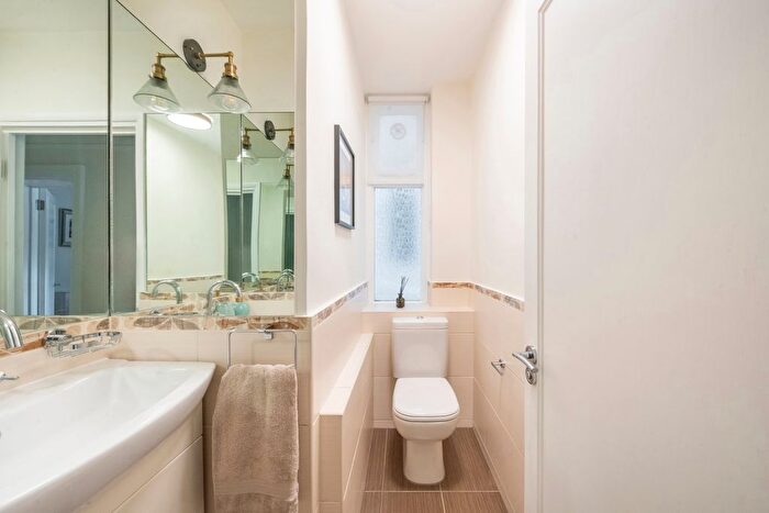 4 Bedroom Flat To Rent In Iverna Court, High Street Kensington, W8