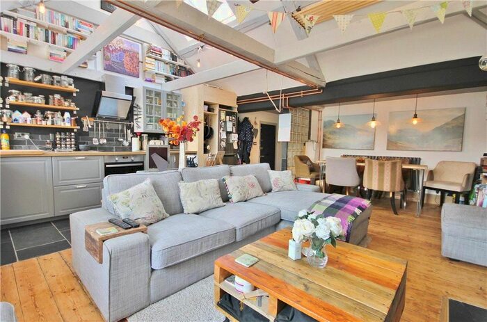 1 Bedroom Flat To Rent In London Road, Twickenham, TW1