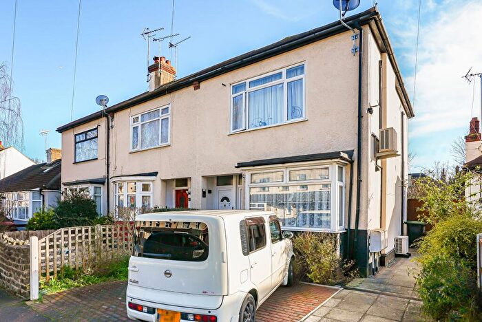 2 Bedroom Flat To Rent In Cumberland Avenue, Southend-On-Sea, SS2