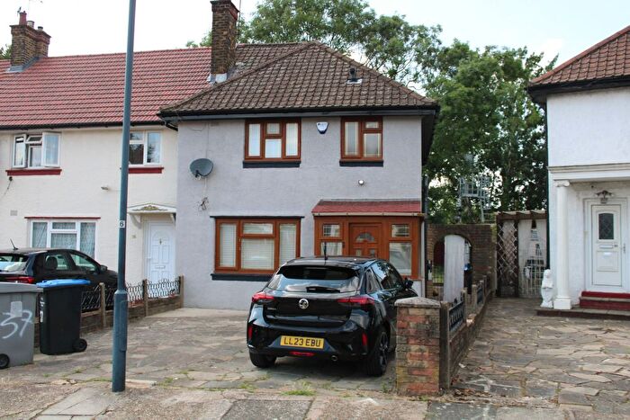 1 Bedroom Semi-Detached House To Rent In Severn Way, London, NW10