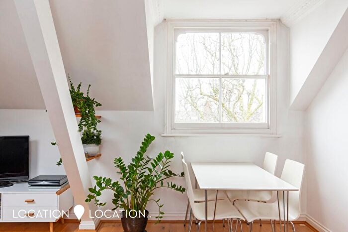 1 Bedroom Flat To Rent In Cazenove Road, London, N16