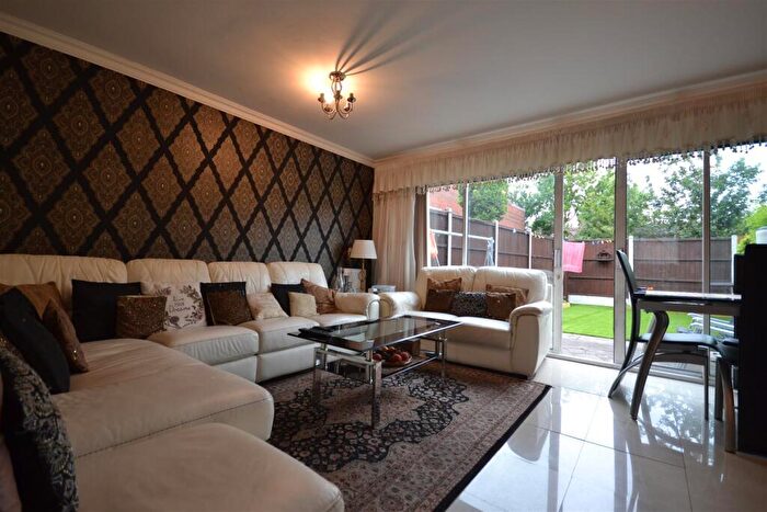3 Bedroom Semi Detached House For Sale In / Bedroom End Terrace House, Sylvester Road, Walthamstow London, E17
