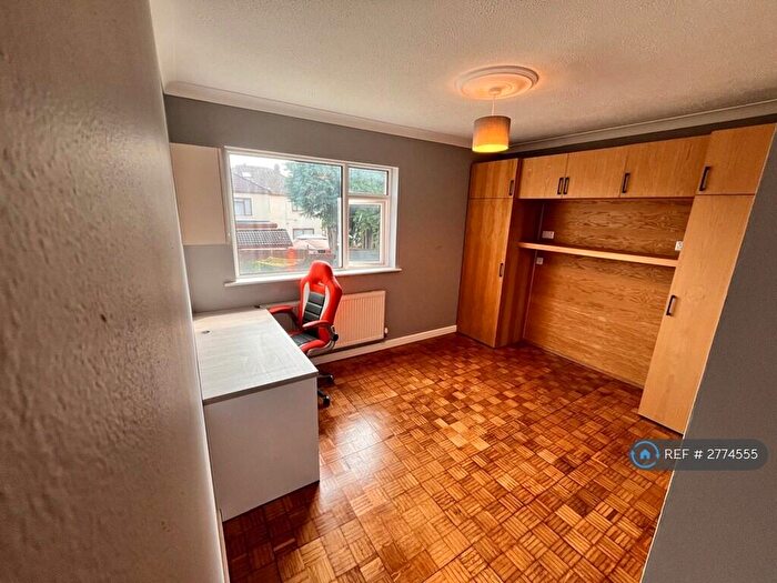 2 Bedroom Flat To Rent In Rookwood Close, Cardiff, CF5