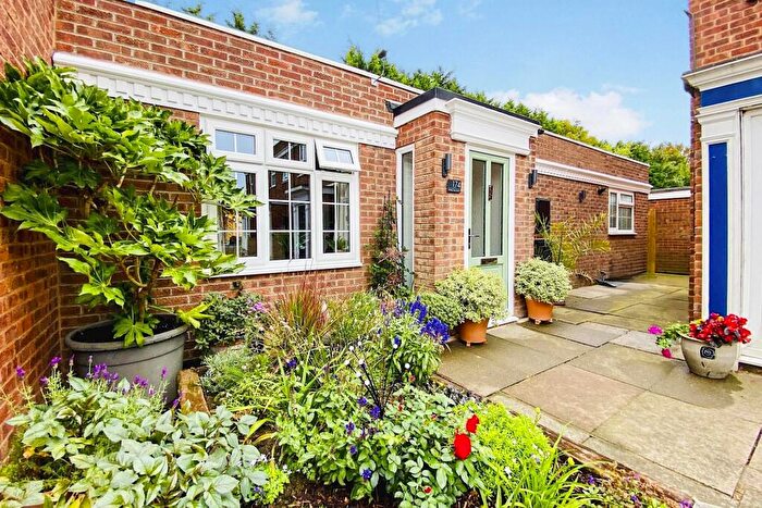 2 Bedroom Bungalow For Sale In Wolsey Way, Syston, LE7