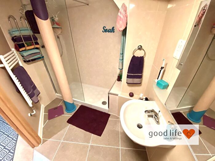 2 Bedroom Flat For Sale In Chandlers Road, Roker, Sunderland, SR6