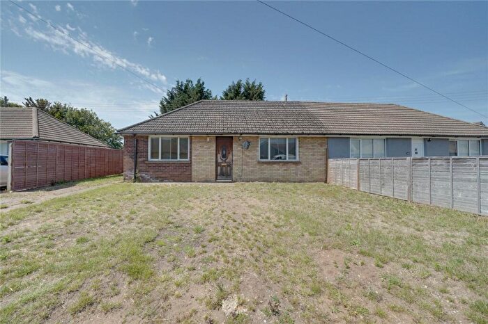 2 Bedroom Bungalow For Sale In Aspal Park, Beck Row, Bury St. Edmunds, Suffolk, IP28