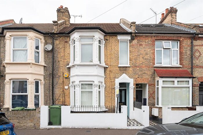 2 Bedroom Flat For Sale In Ashville Road, Leytonstone, E11