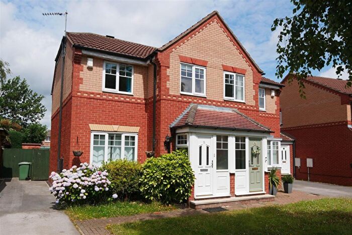 3 Bedroom Property To Rent In The Canter, Leeds, LS10