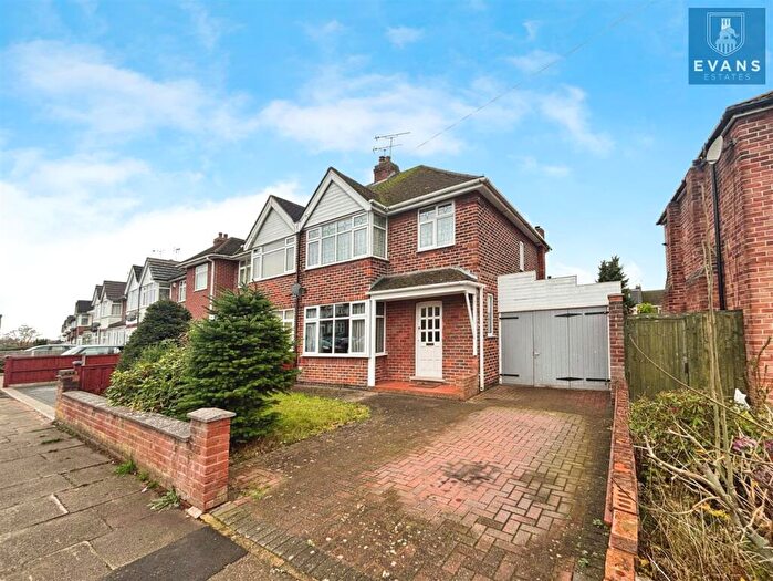 3 Bedroom Semi Detached House For Sale In Kingsbury Road, Coundon, Coventry, CV6