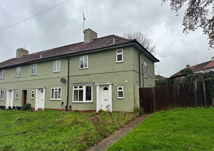 3 Bedroom End Terrace House For Sale In Brookside Way, Swaythling, Southampton, SO18