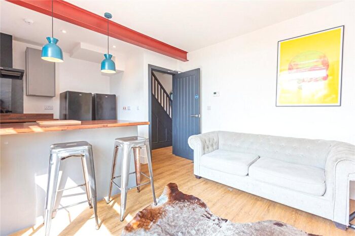 6 Bedroom Semi-Detached House To Rent In Charlton Road, Kingswood, Bristol, BS15