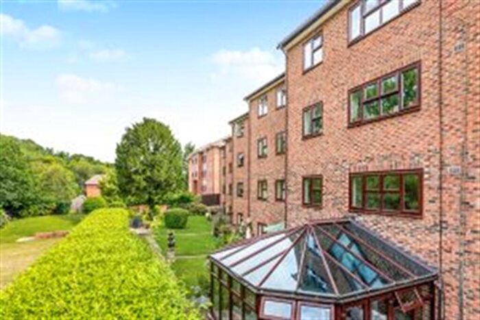 1 Bedroom Flat To Rent In Knowle Lodge, Caterham, CR3