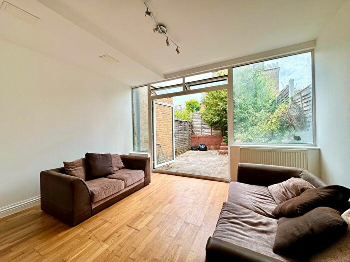 1 Bedroom Flat To Rent In Stapleton Hall Road, Finsbury Park, N4
