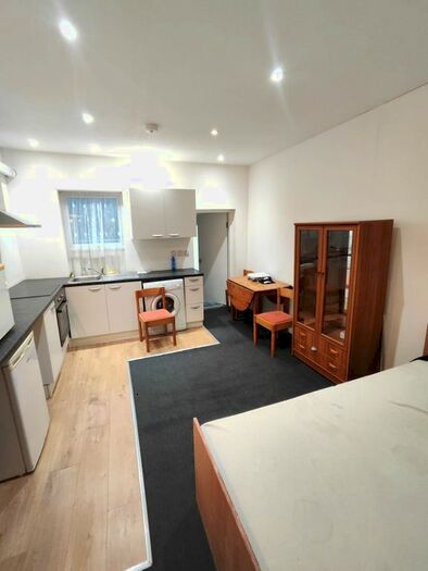 1 Bedroom Flat To Rent In Queens Road, Hastings, TN34