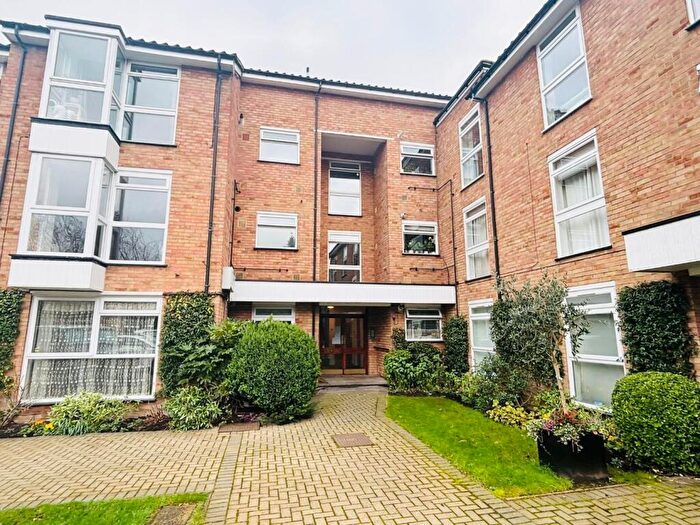 2 Bedroom Flat For Sale In Randall Court, Mill Hill, NW7