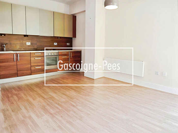 1 Bedroom Apartment To Rent In Skyline Plaza, Basingstoke, RG21