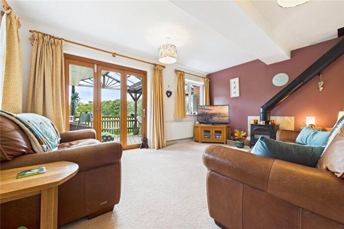 4 Bedroom Bungalow For Sale In The Strouds, Beenham, Reading, Berkshire, RG7