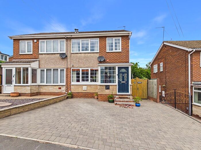 3 Bedroom Semi-Detached House For Sale In Arncliffe Drive, Knottingley, WF11