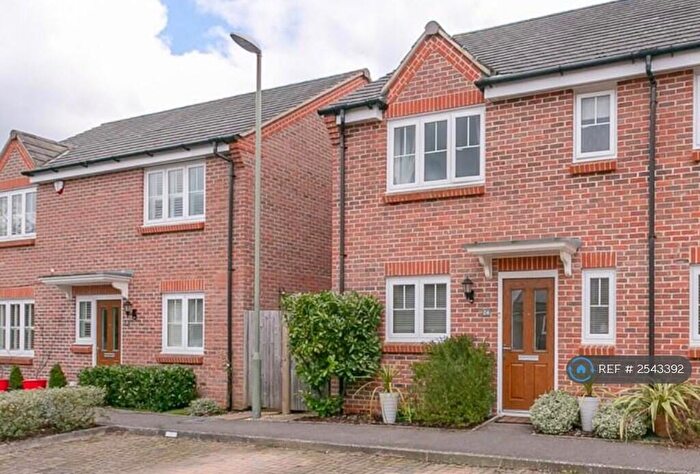3 Bedroom Semi-Detached House To Rent In Clayhanger, Guildford, GU4