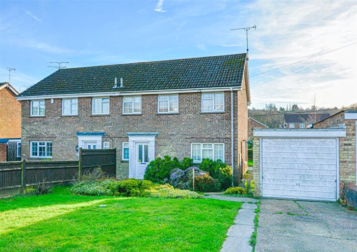3 Bedroom Semi-Detached House For Sale In Marley Gardens, Battle, TN33