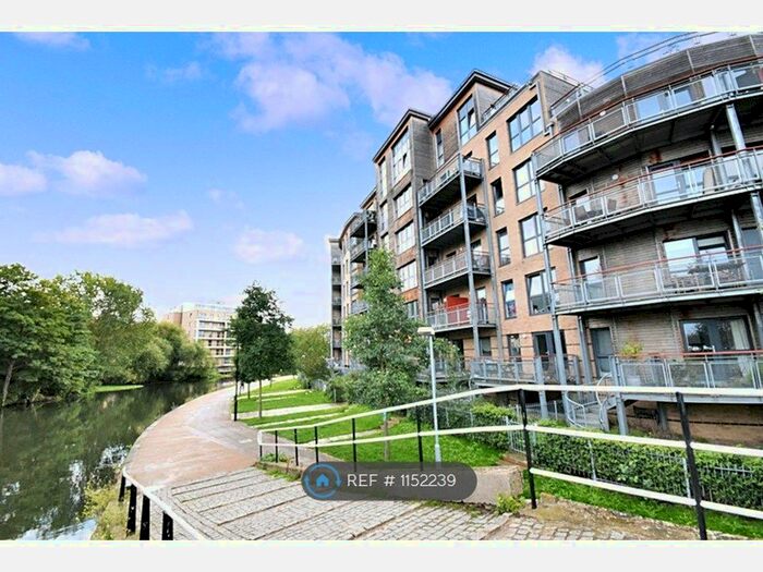 3 Bedroom Flat To Rent In Harry Zeital Way, London, E5