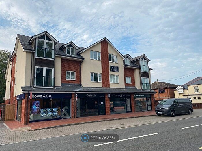 2 Bedroom Flat To Rent In Rufus Court, Chandler's Ford, Eastleigh, SO53