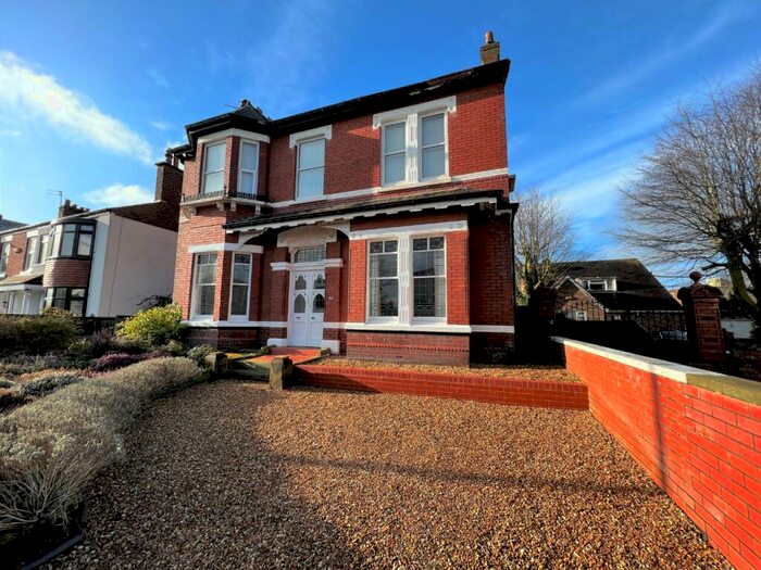 3 Bedroom Ground Flat To Rent In Aughton Road, Southport, Merseyside, PR8