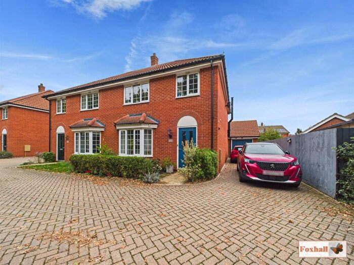 4 Bedroom Semi-Detached House For Sale In Abbott Way, Holbrook, Ipswich, IP9