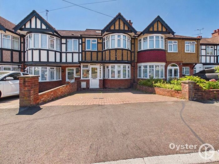 2 Bedroom Flat For Sale In Oxleay Road, Harrow, HA2