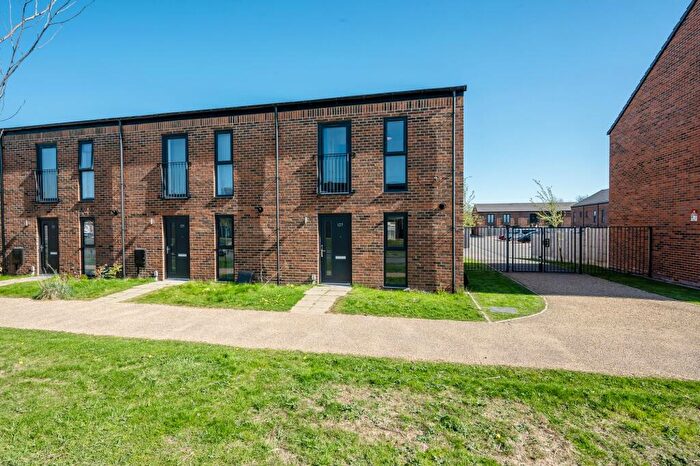 3 Bedroom Terraced House To Rent In Shergar Way, Salford, M6